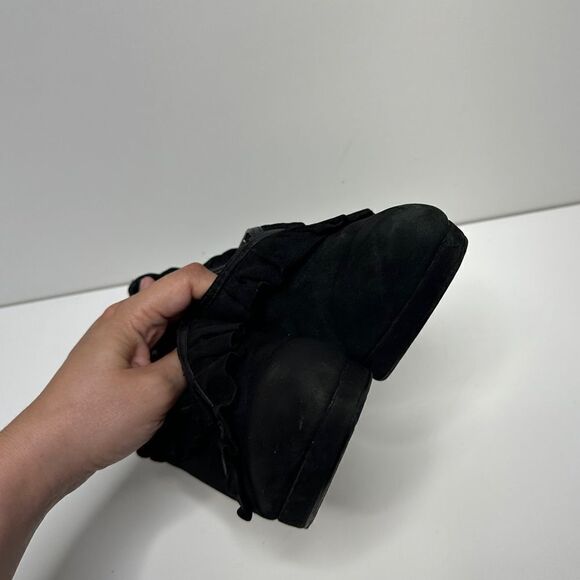 ADRIENNE VITTADINI Black Suede Ruffle Heels,‎ Women's Size 9 Booties - Picture 7 of 10